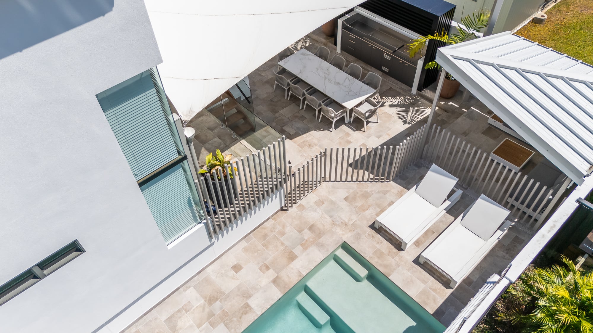 A refined Sunshine Coast outdoor environment
